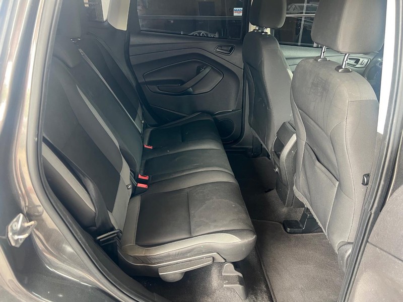 Ford Escape Vehicle Full-screen Gallery Image 11