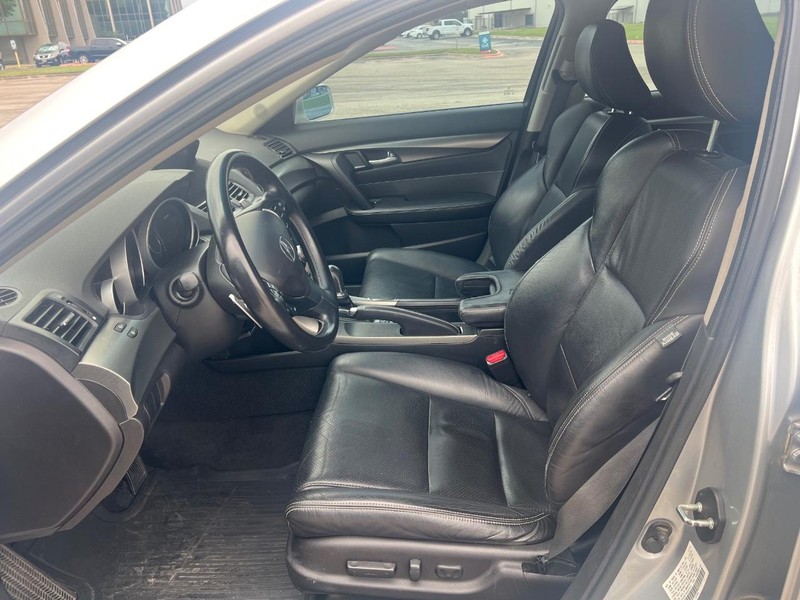 Acura TL Vehicle Full-screen Gallery Image 8