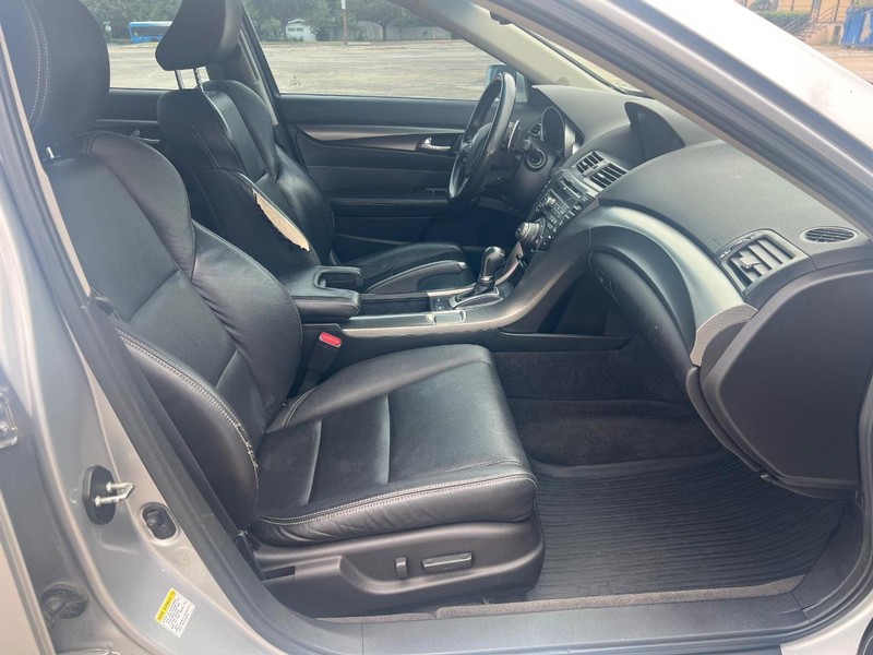 Acura TL Vehicle Full-screen Gallery Image 10
