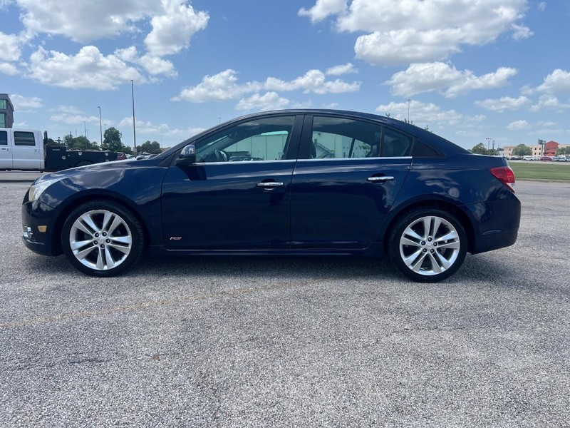 Chevrolet Cruze Vehicle Full-screen Gallery Image 02