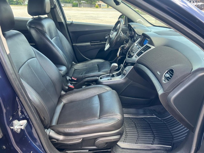 Chevrolet Cruze Vehicle Full-screen Gallery Image 10