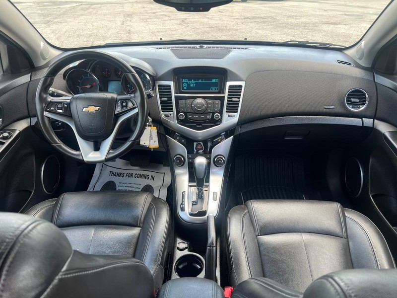 Chevrolet Cruze Vehicle Full-screen Gallery Image 12