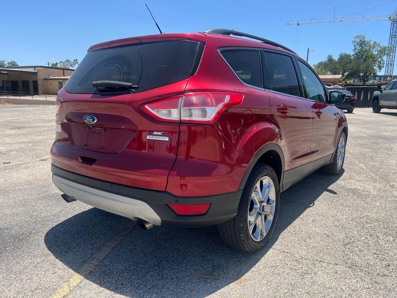 Ford Escape Vehicle Full-screen Gallery Image 6