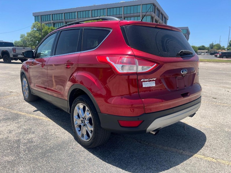 Ford Escape Vehicle Full-screen Gallery Image 7