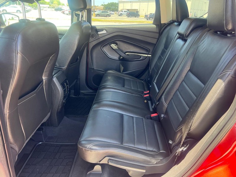 Ford Escape Vehicle Full-screen Gallery Image 9
