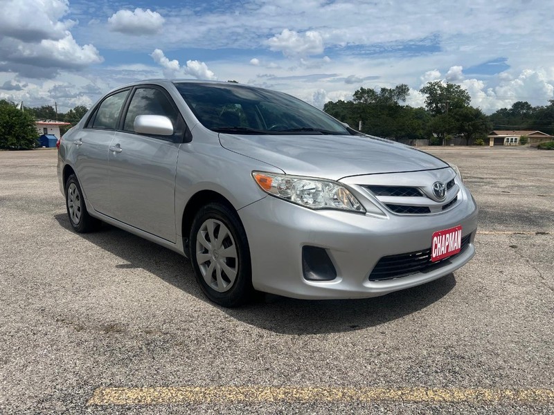 Toyota Corolla Vehicle Full-screen Gallery Image 4