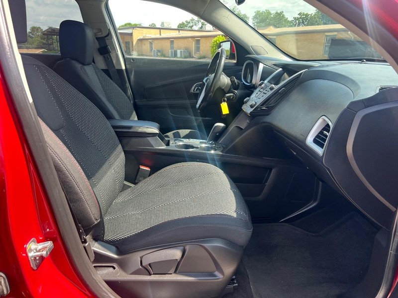 Chevrolet Equinox Vehicle Full-screen Gallery Image 10