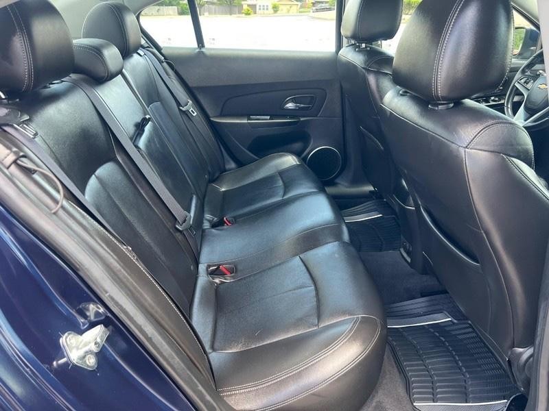 Chevrolet Cruze Vehicle Full-screen Gallery Image 9