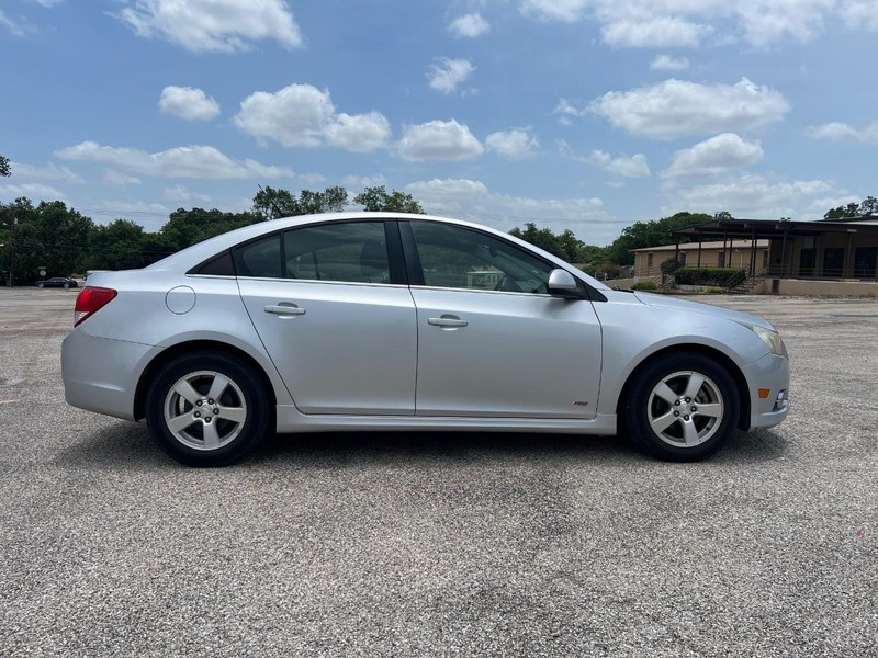 Chevrolet Cruze Vehicle Full-screen Gallery Image 5
