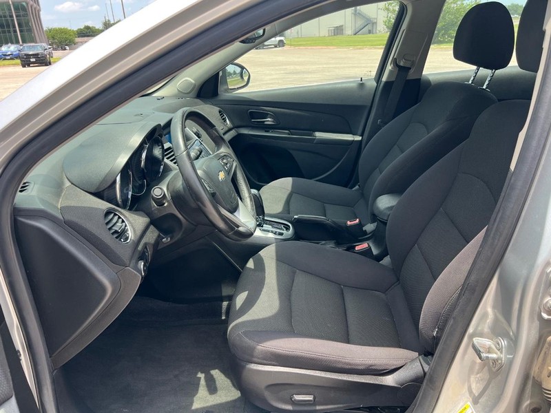 Chevrolet Cruze Vehicle Full-screen Gallery Image 8