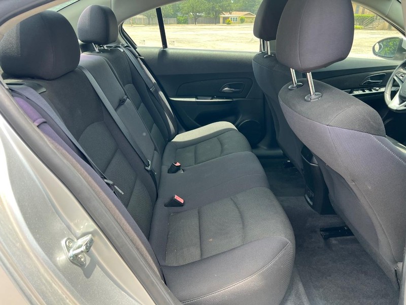 Chevrolet Cruze Vehicle Full-screen Gallery Image 11