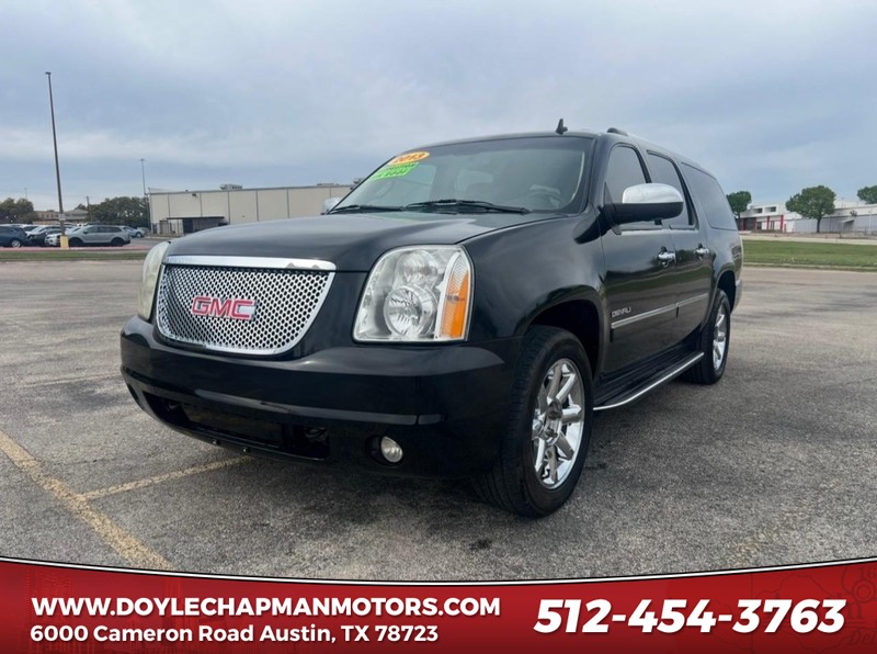 GMC Yukon XL Vehicle Full-screen Gallery Image 01