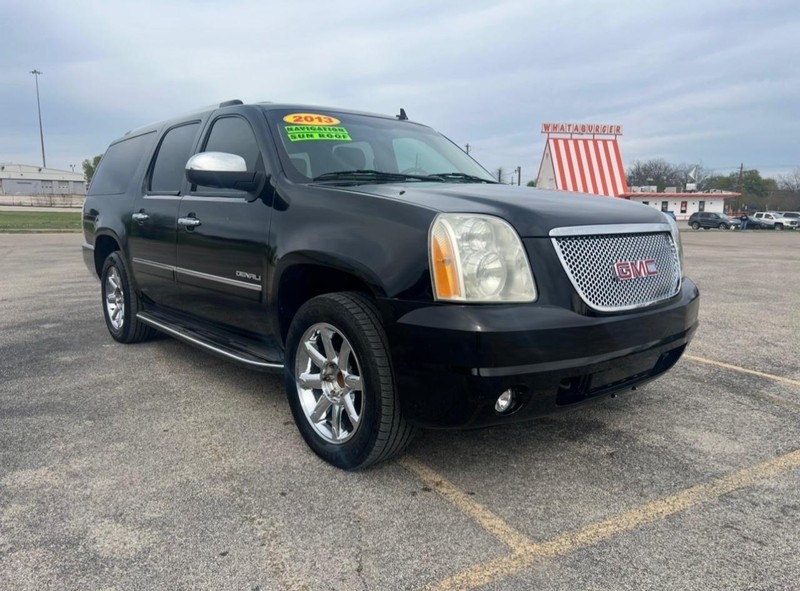 GMC Yukon XL Vehicle Full-screen Gallery Image 04
