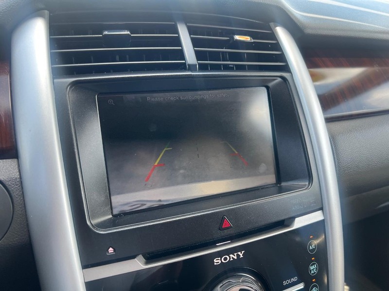 Ford Edge Vehicle Full-screen Gallery Image 12
