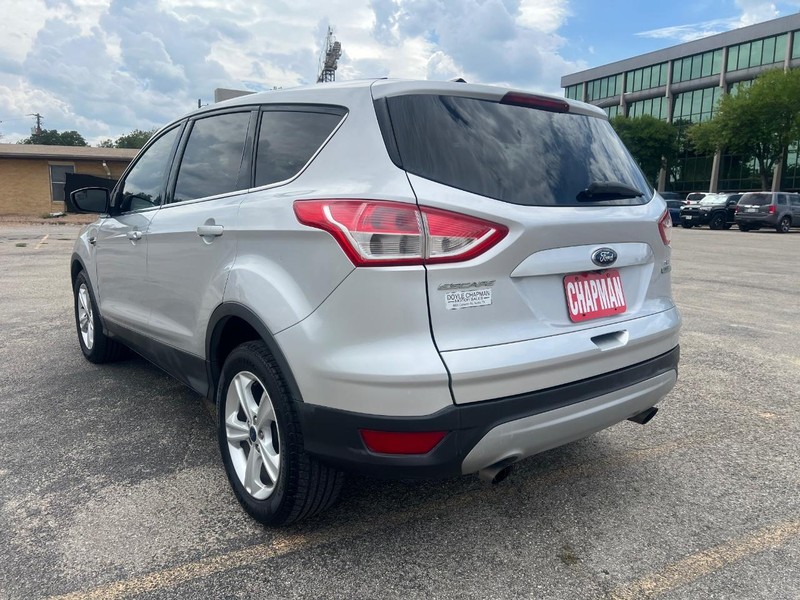 Ford Escape Vehicle Full-screen Gallery Image 7