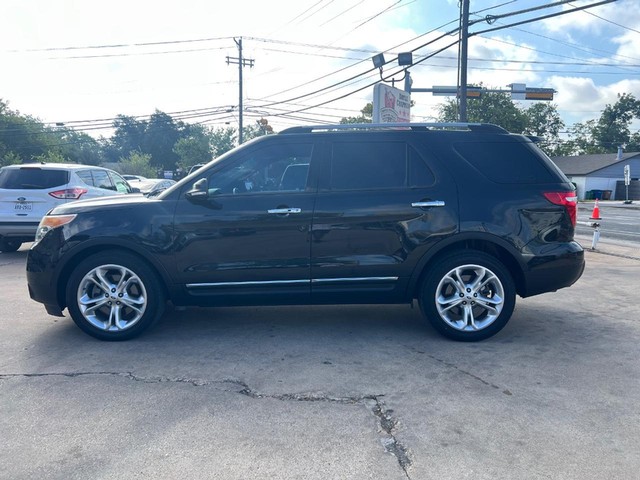 Ford Explorer Vehicle Full-screen Gallery Image 02