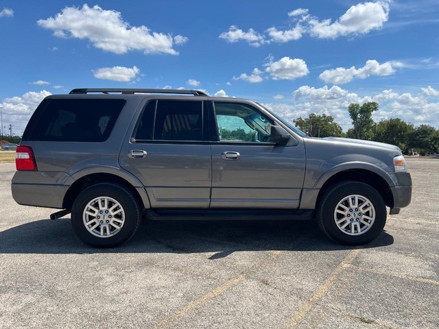 Ford Expedition Vehicle Full-screen Gallery Image 05