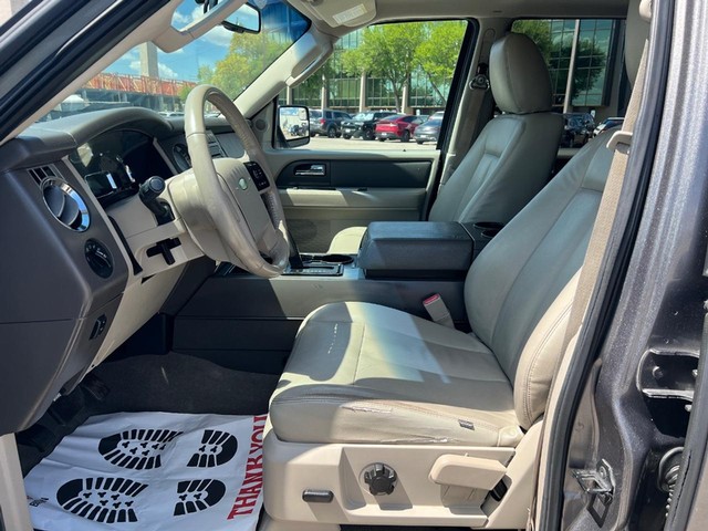 Ford Expedition Vehicle Full-screen Gallery Image 08