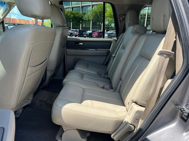Ford Expedition Vehicle Full-screen Gallery Image 09