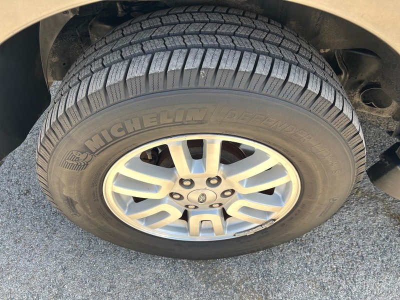 Ford Expedition Vehicle Full-screen Gallery Image 13