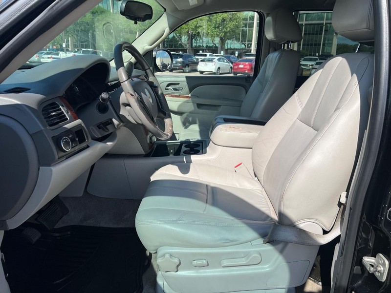 Chevrolet Tahoe Vehicle Full-screen Gallery Image 8