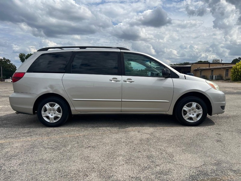 Toyota Sienna Vehicle Full-screen Gallery Image 5