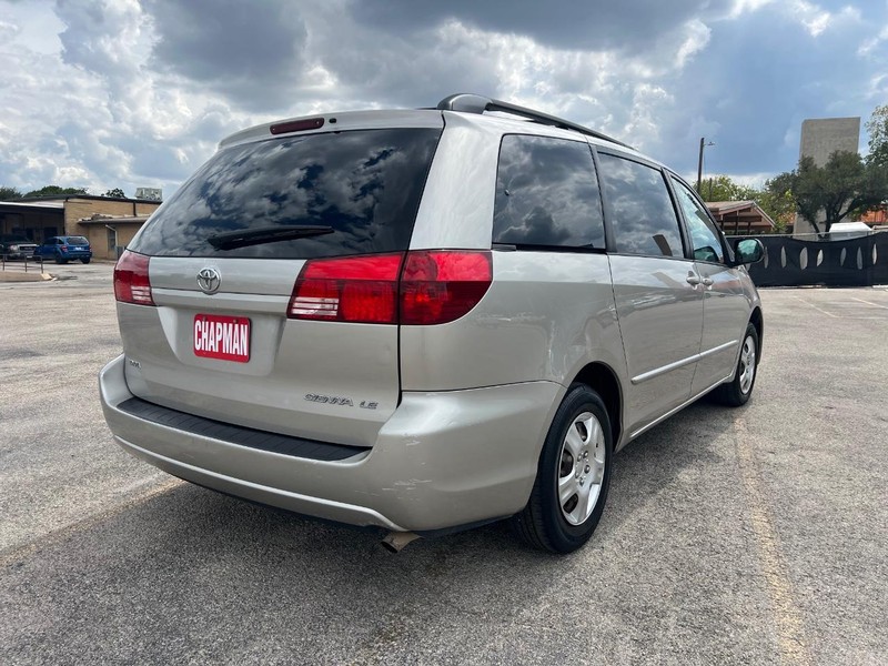 Toyota Sienna Vehicle Full-screen Gallery Image 6