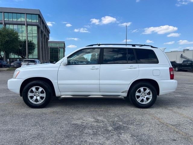 Toyota Highlander Vehicle Full-screen Gallery Image 02