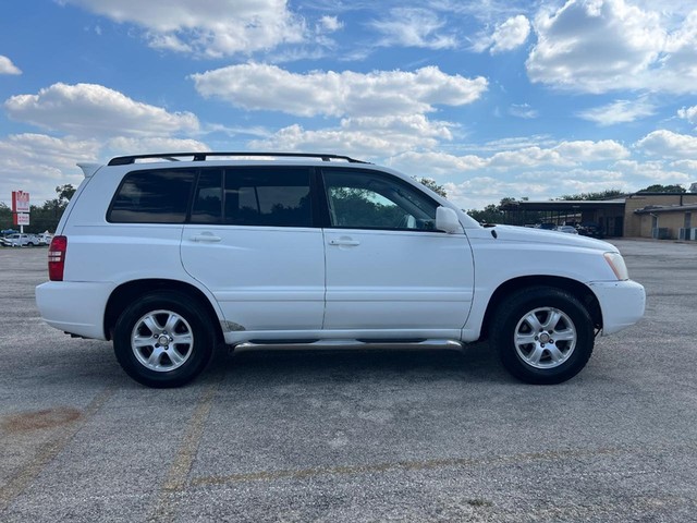 Toyota Highlander Vehicle Full-screen Gallery Image 05