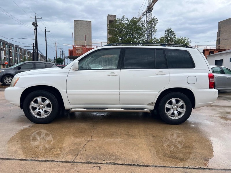 Toyota Highlander Vehicle Full-screen Gallery Image 2