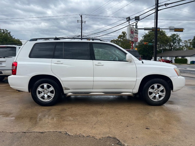 Toyota Highlander Vehicle Full-screen Gallery Image 5