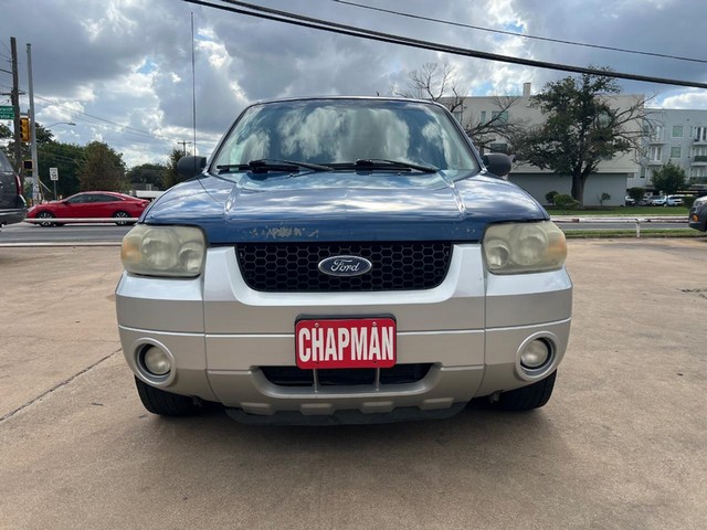 Ford Escape Vehicle Full-screen Gallery Image 03