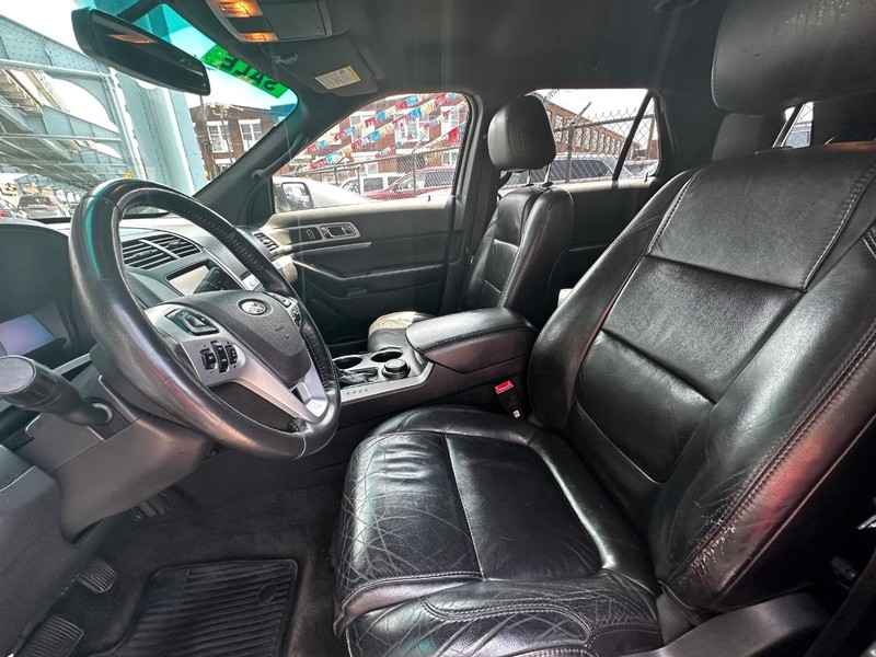 2013 Ford Explorer XLT photo 4