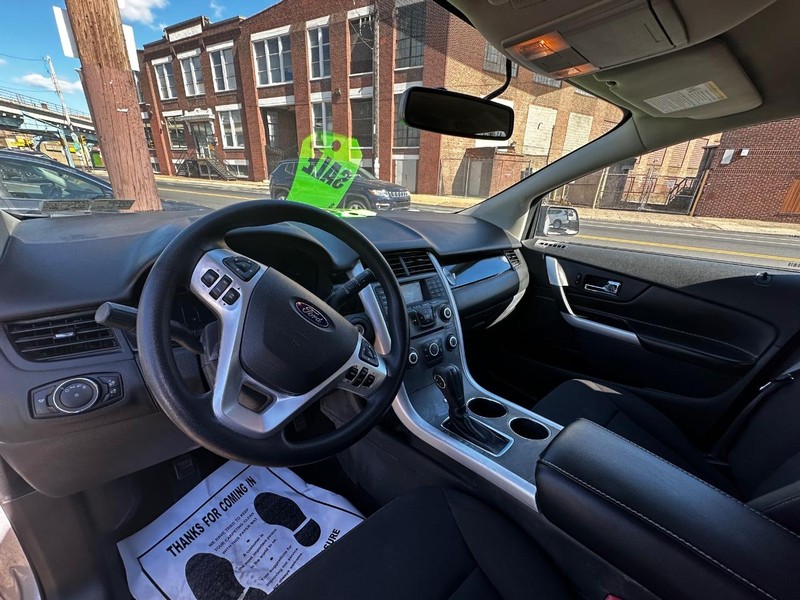2014 Ford Edge SE photo 4