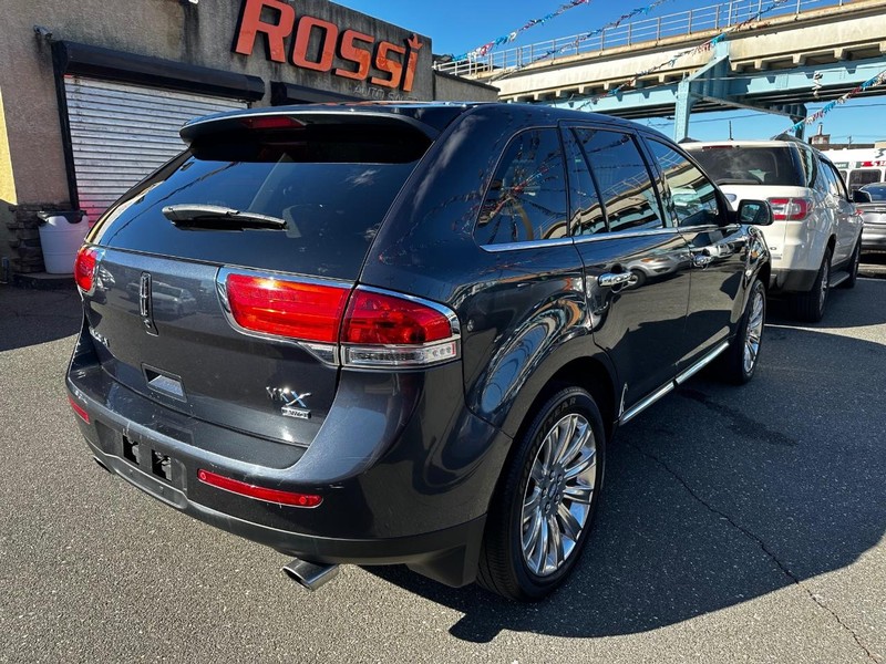 2014 Lincoln MKX Base photo 3