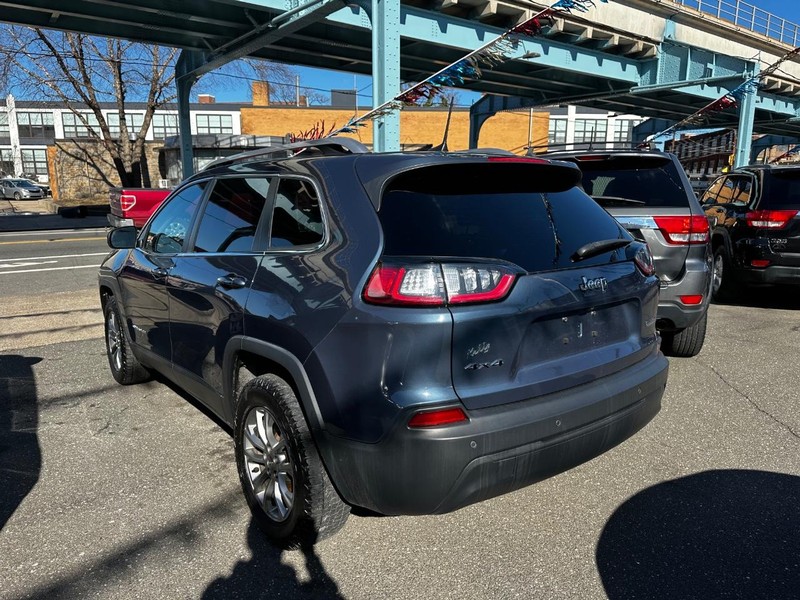 2019 Jeep Cherokee Latitude photo 3
