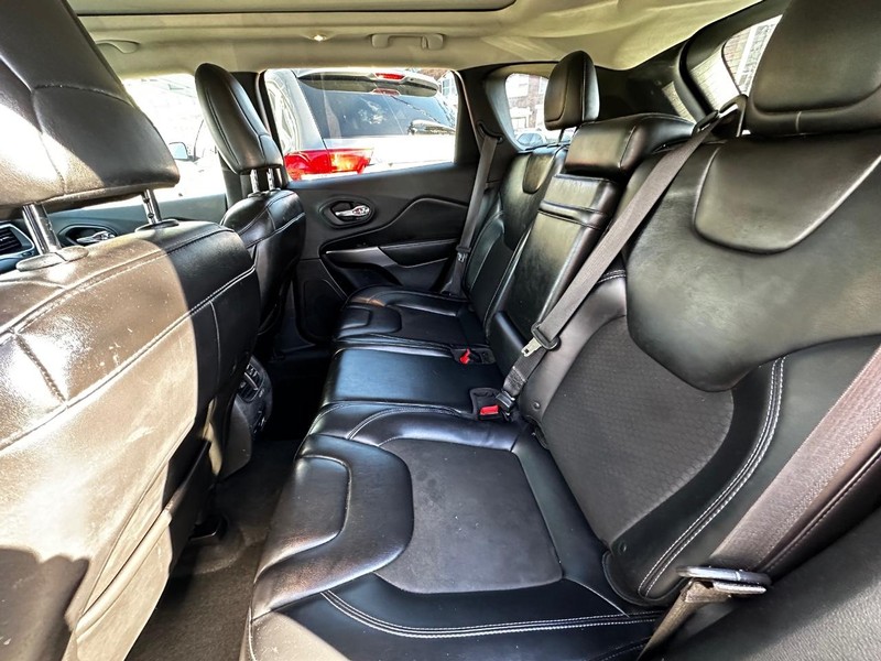 2019 Jeep Cherokee Latitude photo 6