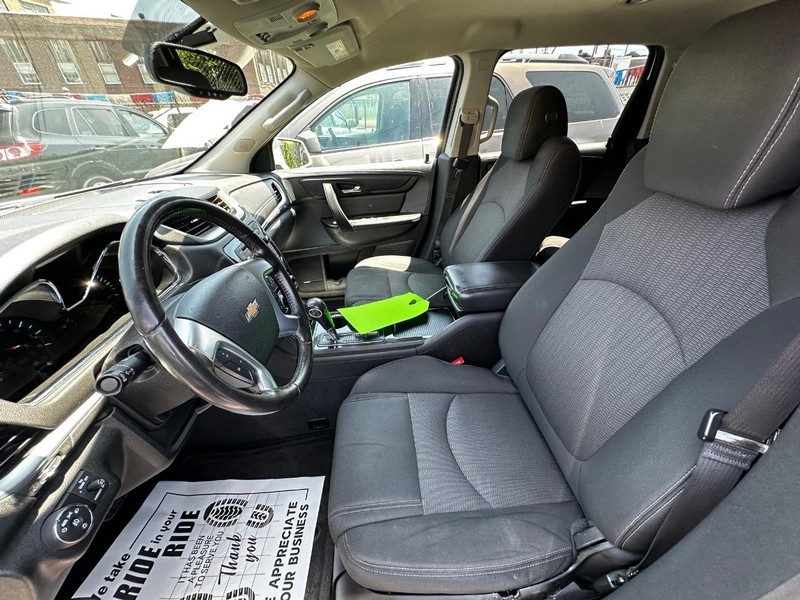 2016 Chevrolet Traverse 2LT photo 6