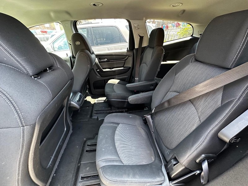 2016 Chevrolet Traverse 2LT photo 7