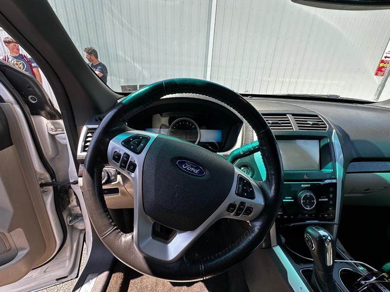 2011 Ford Explorer Limited photo 5
