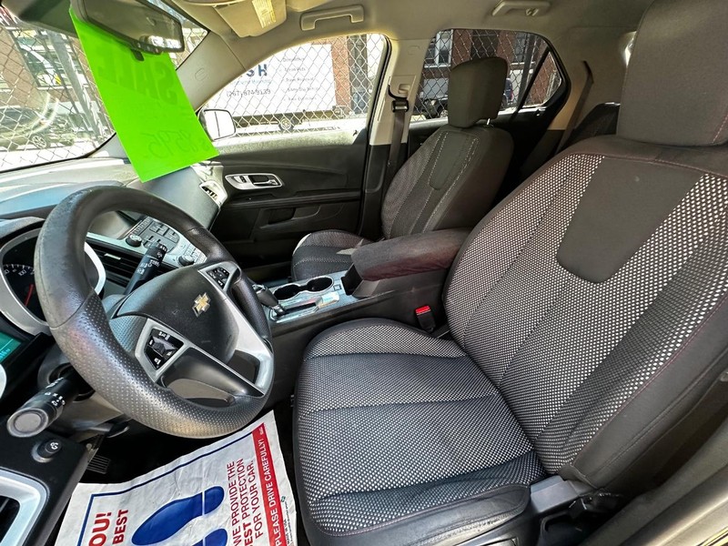 2016 Chevrolet Equinox LT photo 4