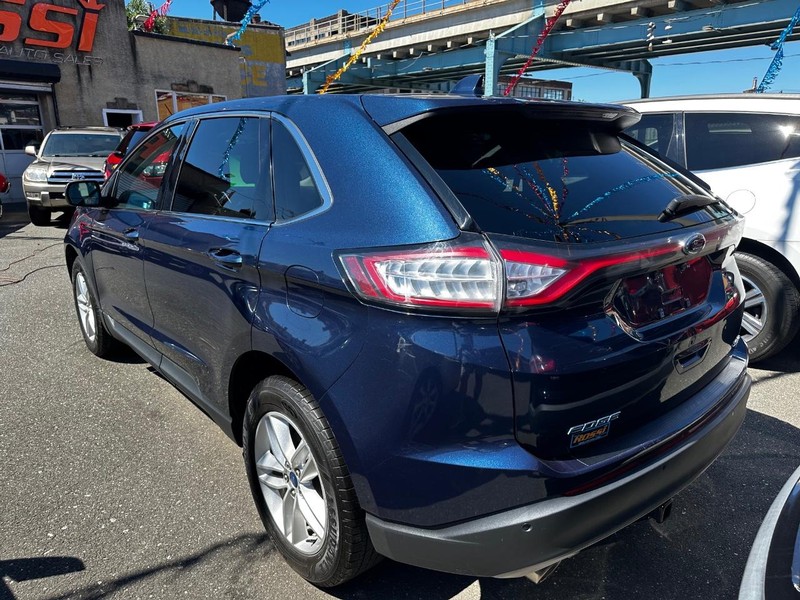 2017 Ford Edge SEL photo 2