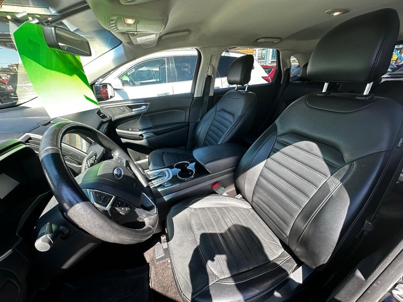 2017 Ford Edge SEL photo 4