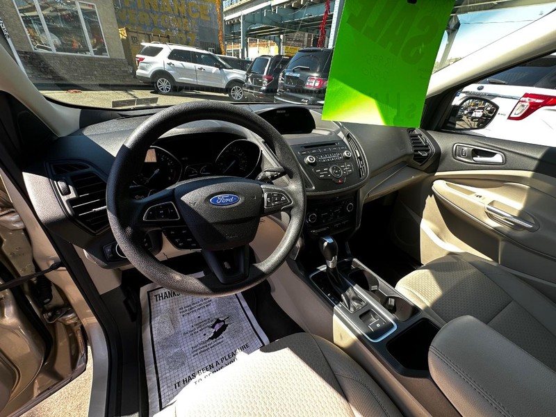 2017 Ford Escape SE photo 5