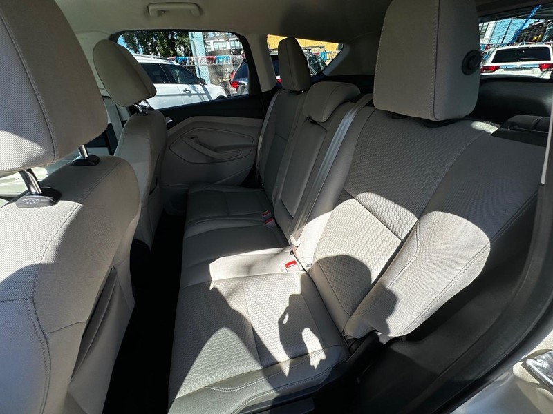 2017 Ford Escape SE photo 6