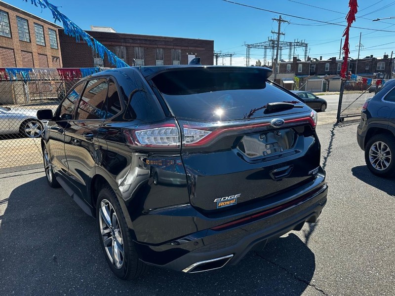 Ford Edge Vehicle Full-screen Gallery Image 03