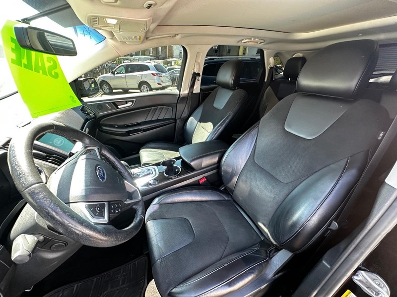 Ford Edge Vehicle Full-screen Gallery Image 05