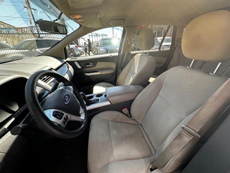 2013 Ford Edge SE photo 4