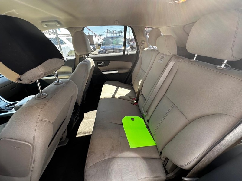 2013 Ford Edge SE photo 5