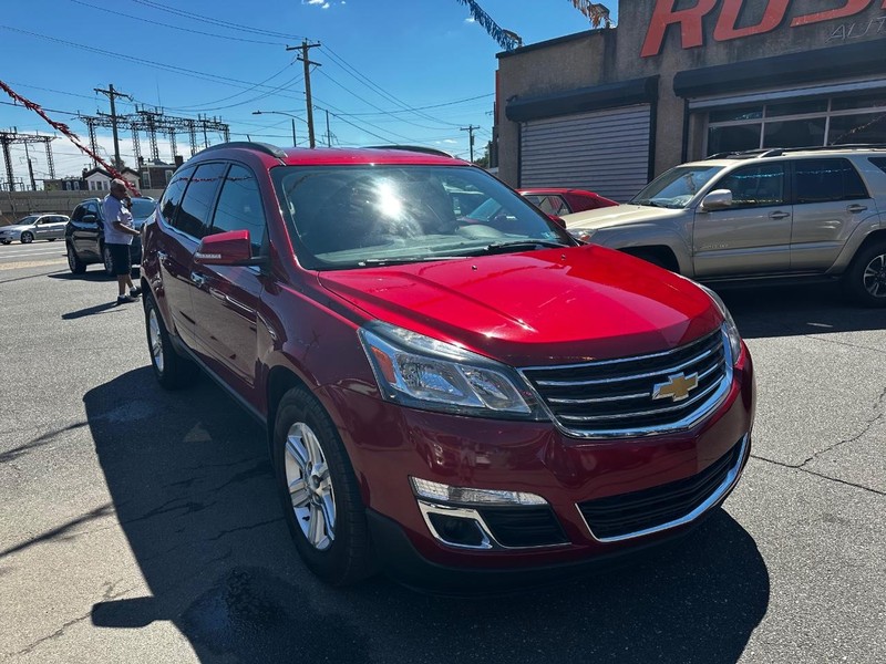 Chevrolet Traverse Vehicle Full-screen Gallery Image 02